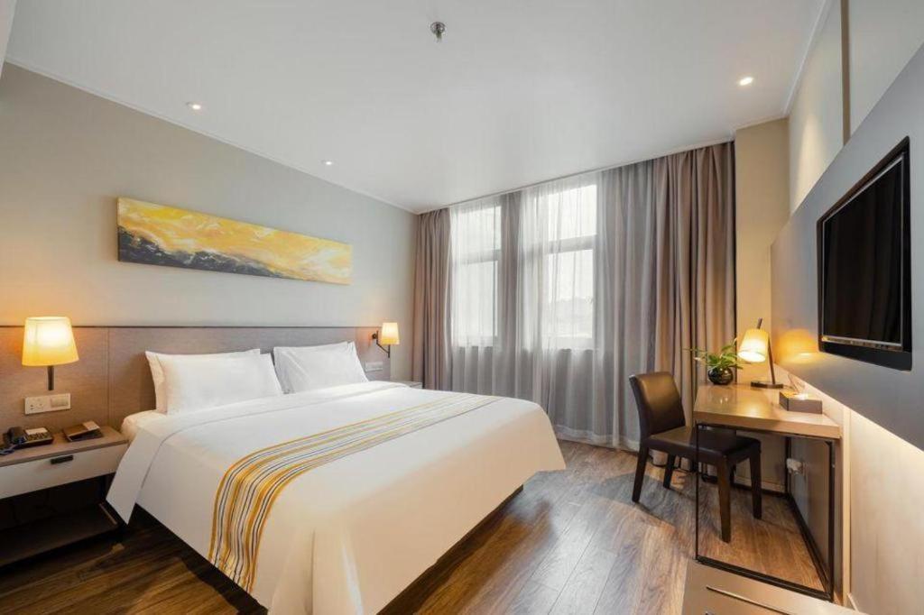 Home Inn Plus Shanghai Pudong Airport Chuansha Branch Esterno foto