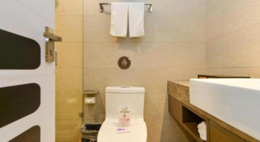 Home Inn Plus Shanghai Pudong Airport Chuansha Branch Esterno foto